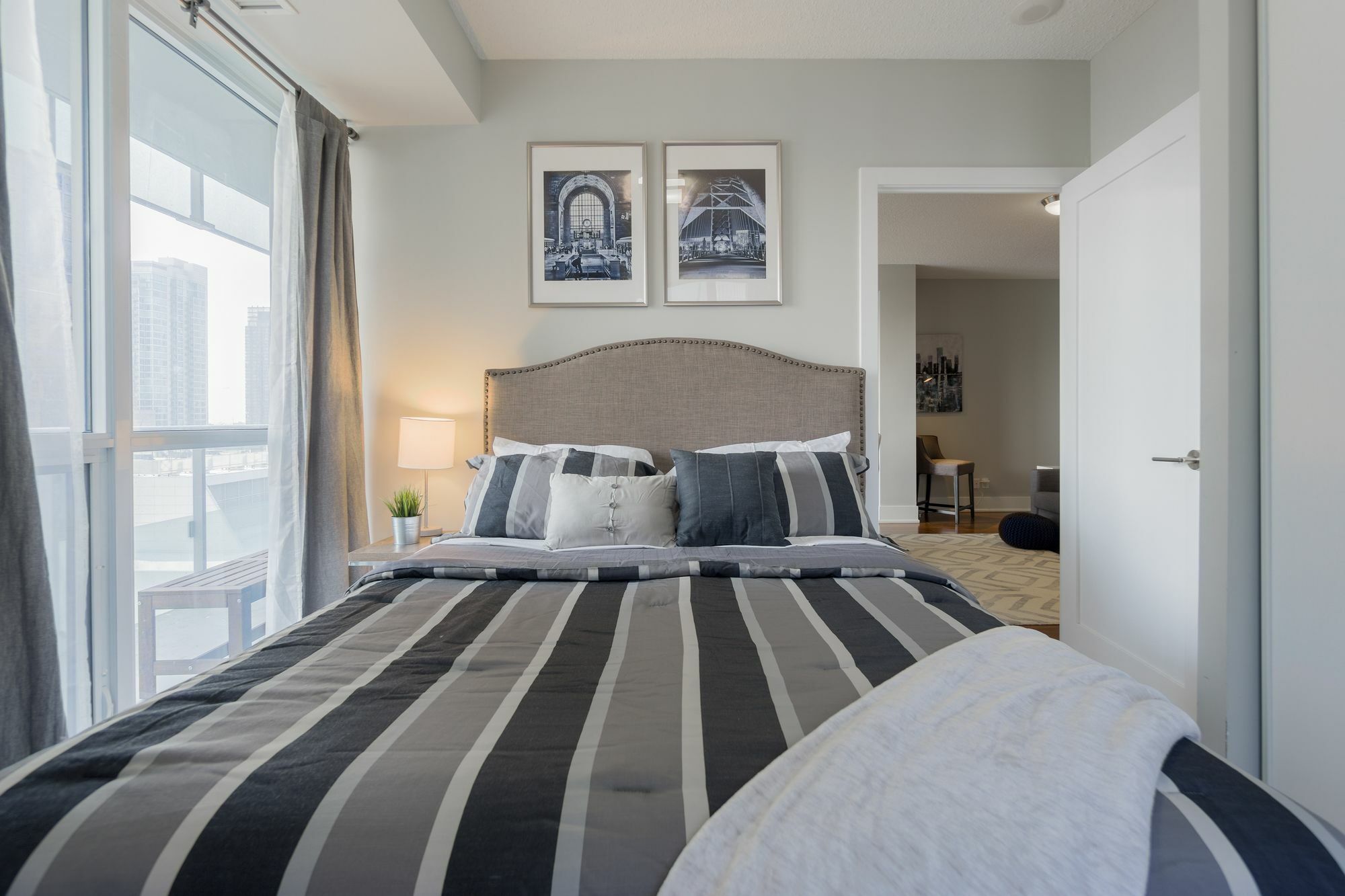 Diamond Suite Toronto Eksteriør bilde
