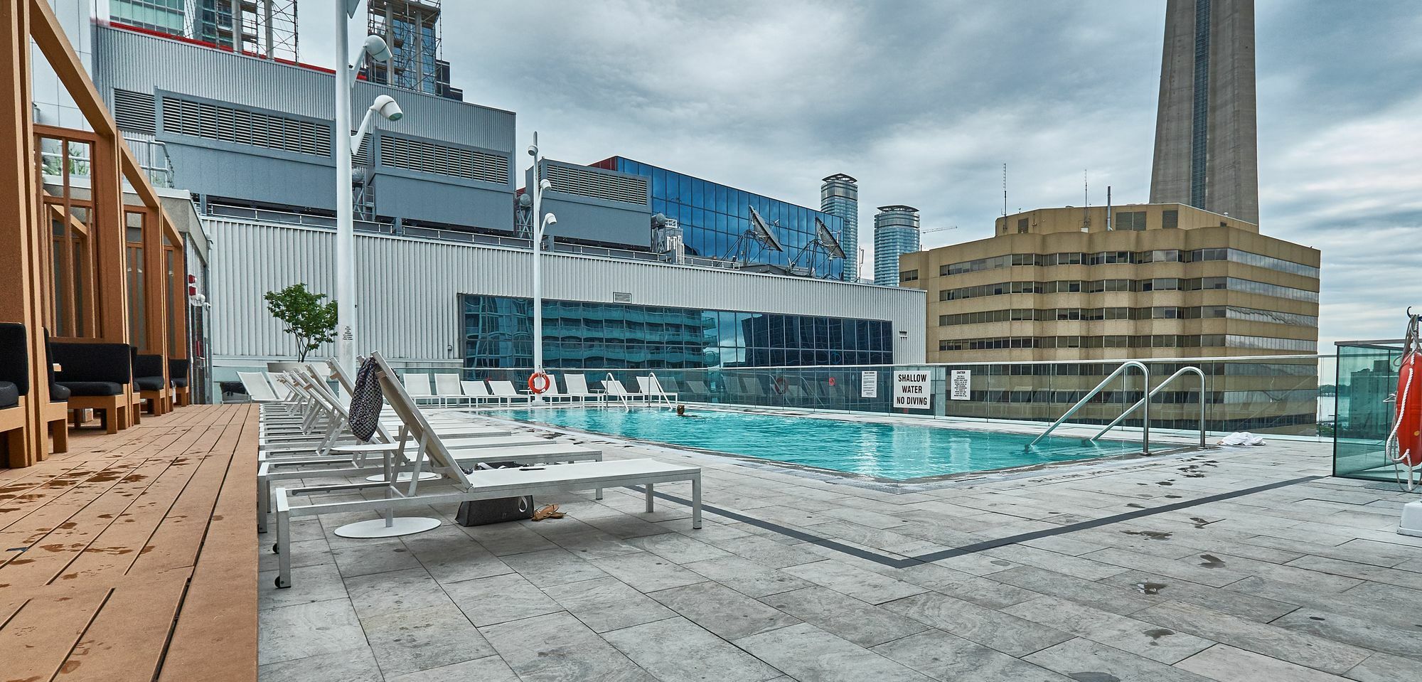 Diamond Suite Toronto Eksteriør bilde